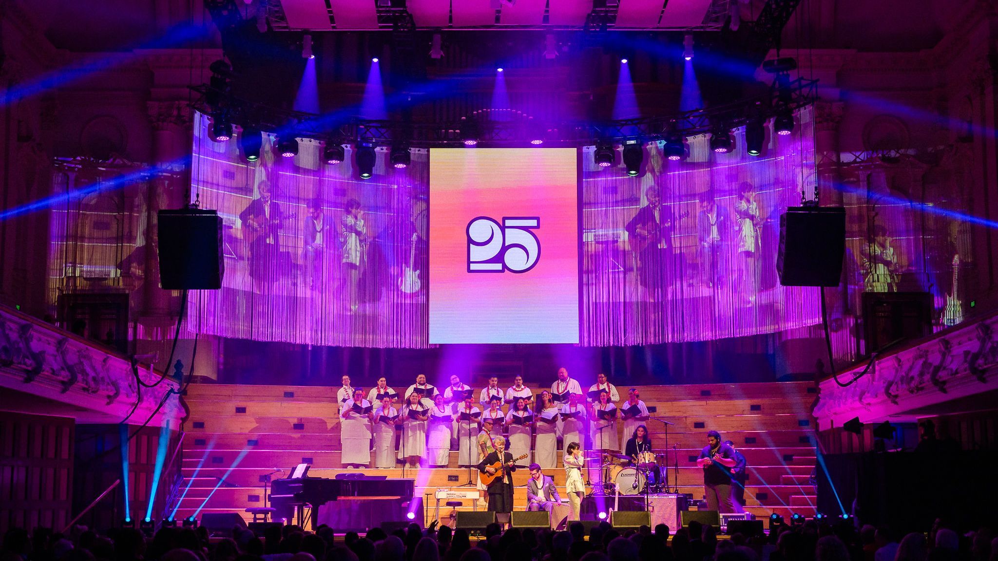 2024 Icon Whakamana Hiranga Neil Finn playing with the Auckland Gospel Choir at Arts Gala..jpeg