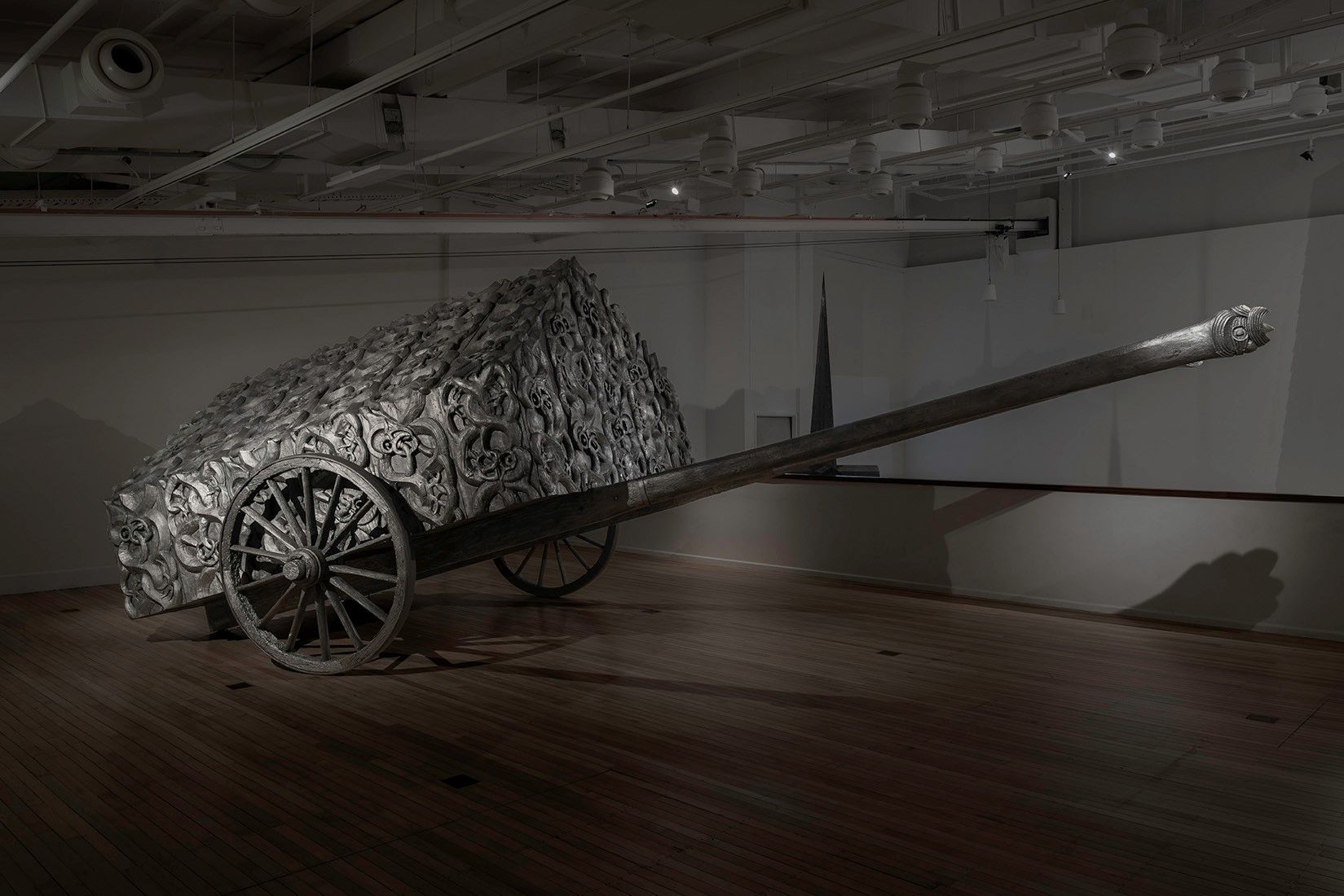 Brett Graham, Maungārongo ki te Whenua, Maungārongo ki te Tangata 2020 (installation view), Govett-Brewster Art Gallery. Photo courtesy_ Neil Pardington. (1).jpg